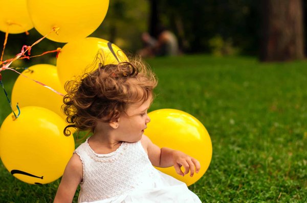 Quels sont les services et les activités dédiés aux enfants et aux adolescents ?